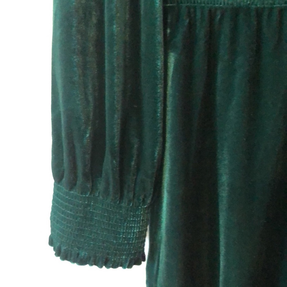 Briggs Long Sleeve Green Velvet V-Neck Midi Dress - Picture 6 of 7